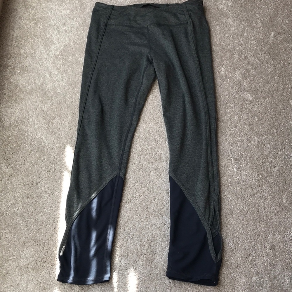 Size small fp movement yoga pants. Good condition.